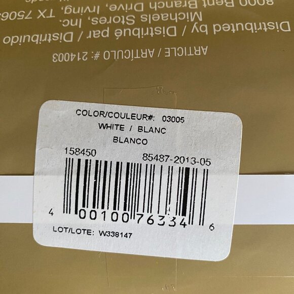 Loops & Threads Impeccable Big white yarn 858 yards, 14 oz, 100% acrylic #4 med - Picture 7 of 7